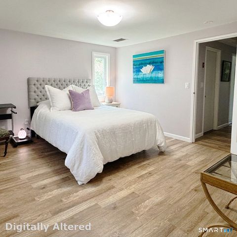 149 Knapps Highway 149, Fairfield, CT 06825