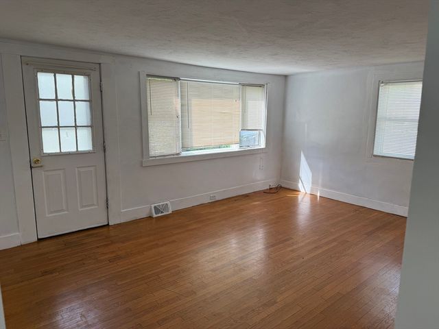 22 Summer St 1, Ashland, MA 01721