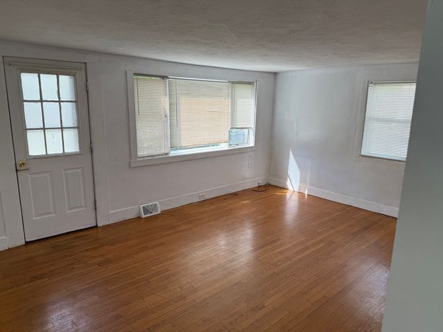 22 Summer St 1, Ashland, MA 01721