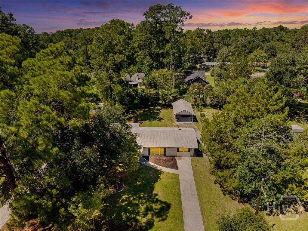 Image 6 of property listing at 122 Westwood Drive, Rincon, GA 31326