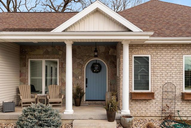 408 Kassander Way, Oregon, WI 53575