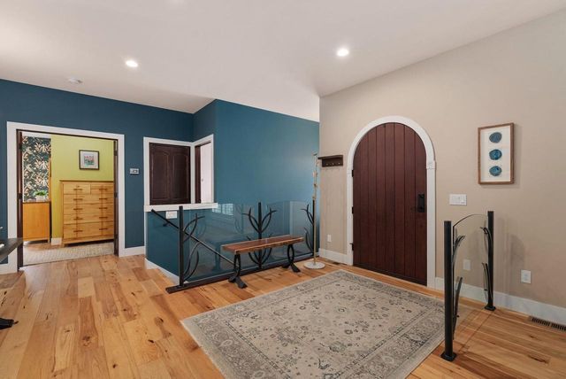 408 Kassander Way, Oregon, WI 53575