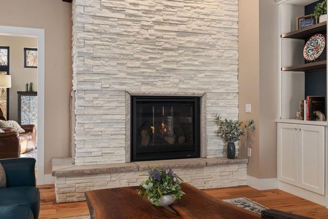 408 Kassander Way, Oregon, WI 53575