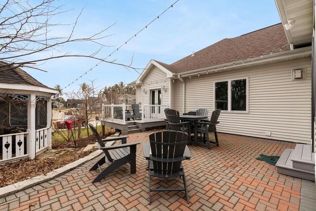 408 Kassander Way, Oregon, WI 53575