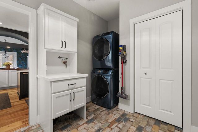 408 Kassander Way, Oregon, WI 53575