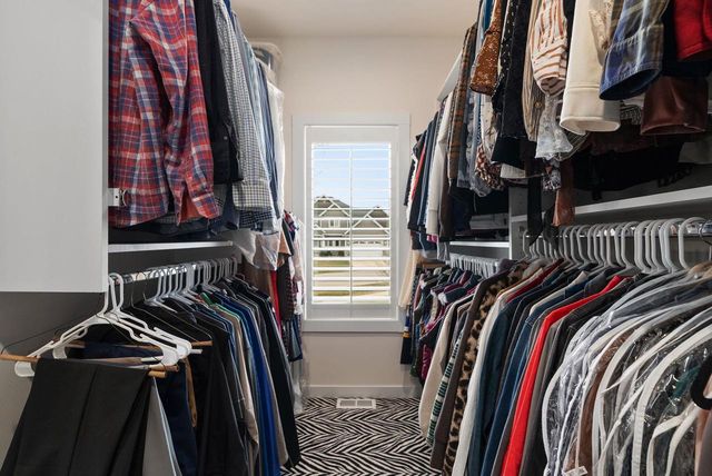 408 Kassander Way, Oregon, WI 53575