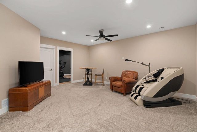 408 Kassander Way, Oregon, WI 53575