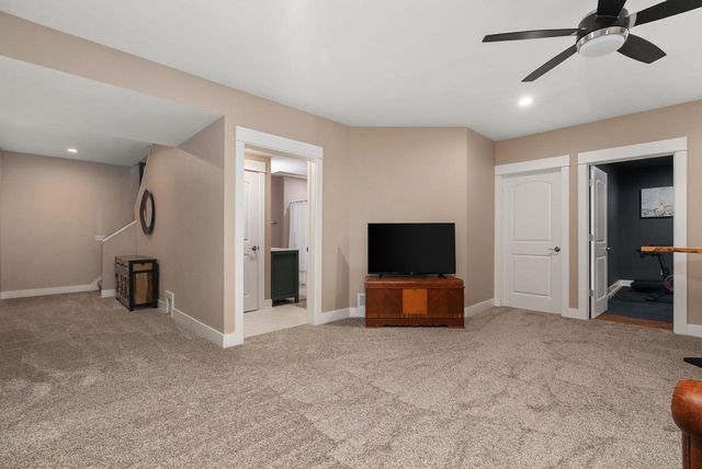 408 Kassander Way, Oregon, WI 53575