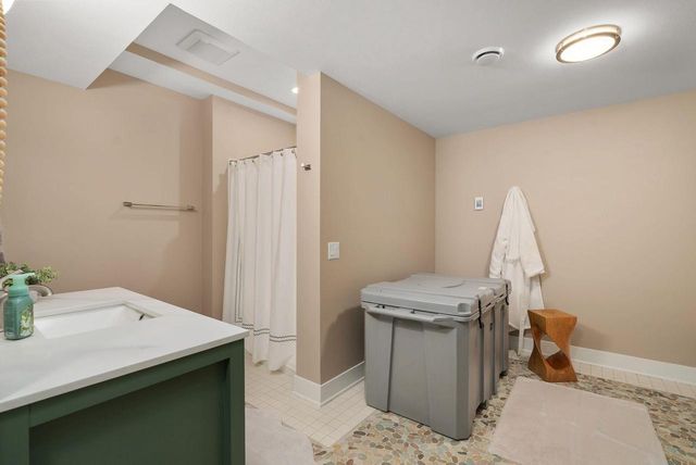 408 Kassander Way, Oregon, WI 53575