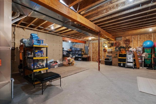 408 Kassander Way, Oregon, WI 53575