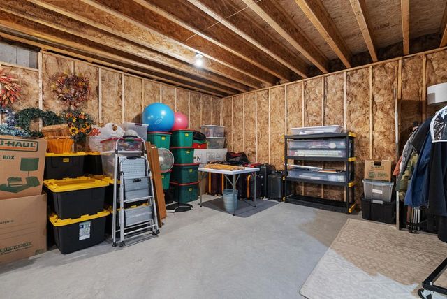 408 Kassander Way, Oregon, WI 53575