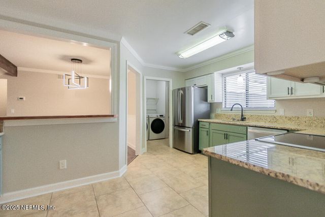 8330 CROSS TIMBERS Drive W, Jacksonville, FL 32244