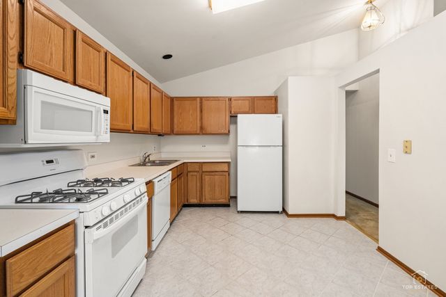 1115 Hunt Wyck Court 1115, Elgin, IL 60120
