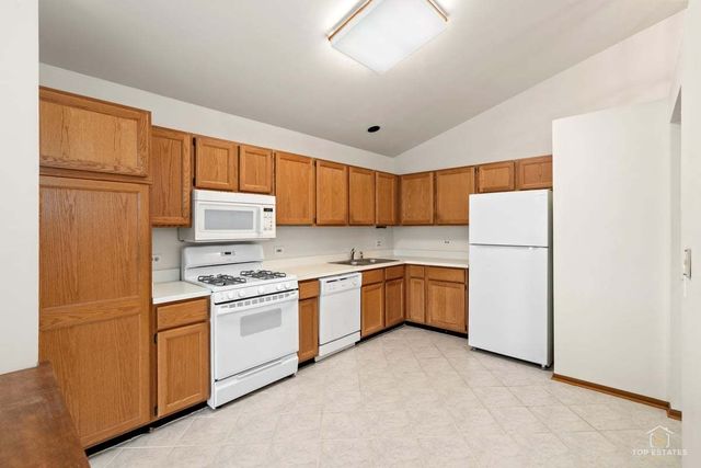 1115 Hunt Wyck Court 1115, Elgin, IL 60120