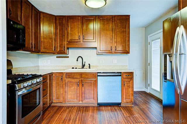 913 Holly Drive, Jeffersonville, IN 47130