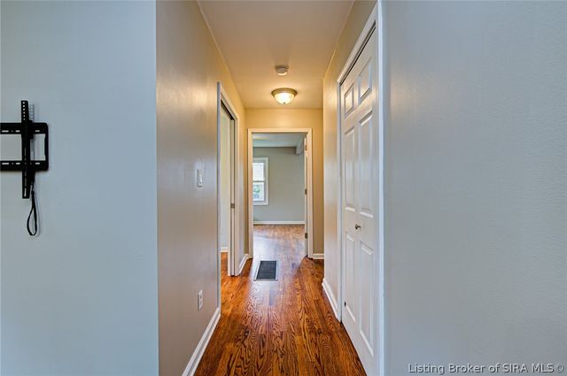 913 Holly Drive, Jeffersonville, IN 47130