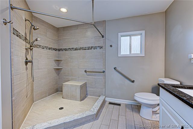 913 Holly Drive, Jeffersonville, IN 47130