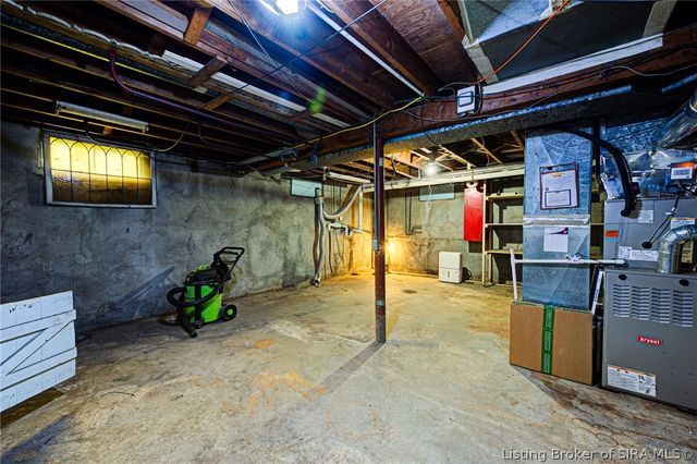 913 Holly Drive, Jeffersonville, IN 47130