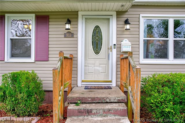 913 Holly Drive, Jeffersonville, IN 47130