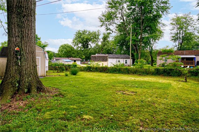 913 Holly Drive, Jeffersonville, IN 47130