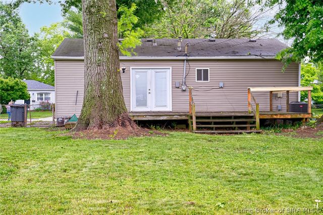 913 Holly Drive, Jeffersonville, IN 47130