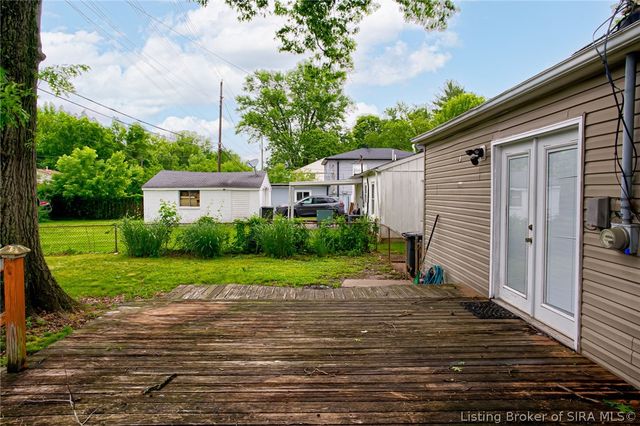 913 Holly Drive, Jeffersonville, IN 47130