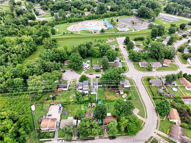 913 Holly Drive, Jeffersonville, IN 47130
