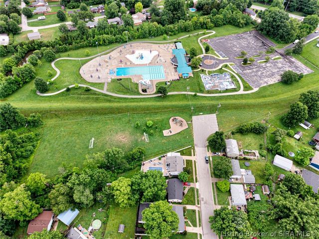 913 Holly Drive, Jeffersonville, IN 47130
