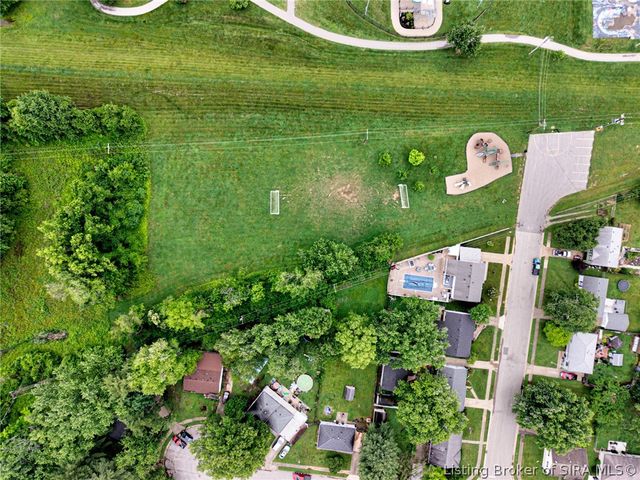 913 Holly Drive, Jeffersonville, IN 47130