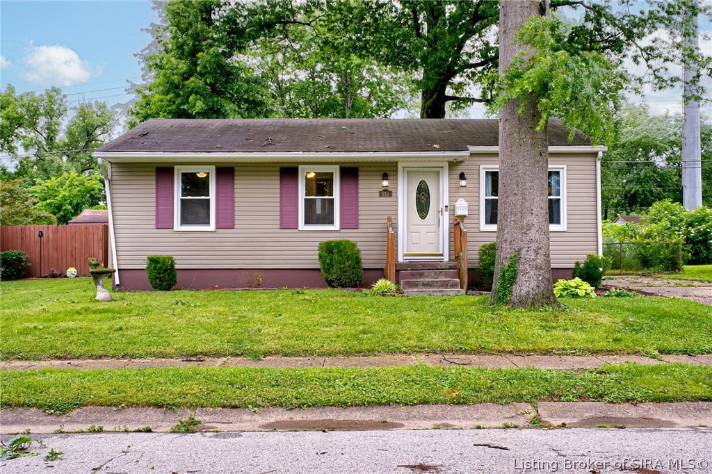 913 Holly Drive, Jeffersonville, IN 47130