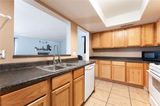 3647 Elegant Saint Court, Las Vegas, NV 89115