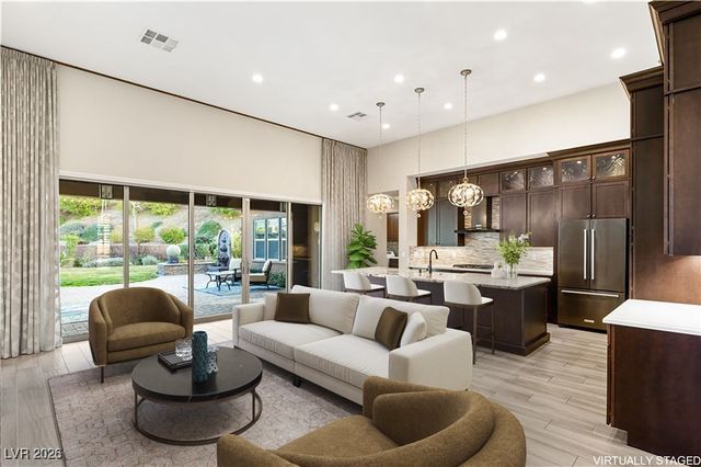 10179 Emerald Sunset Court, Las Vegas, NV 89148