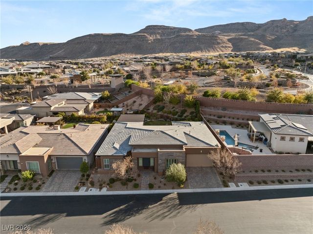 10179 Emerald Sunset Court, Las Vegas, NV 89148