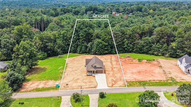 708 Meadowood Street, Hudson, NC 28638