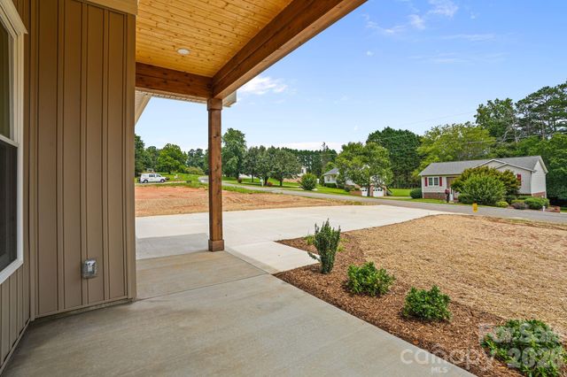 708 Meadowood Street, Hudson, NC 28638