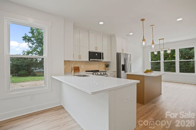 708 Meadowood Street, Hudson, NC 28638