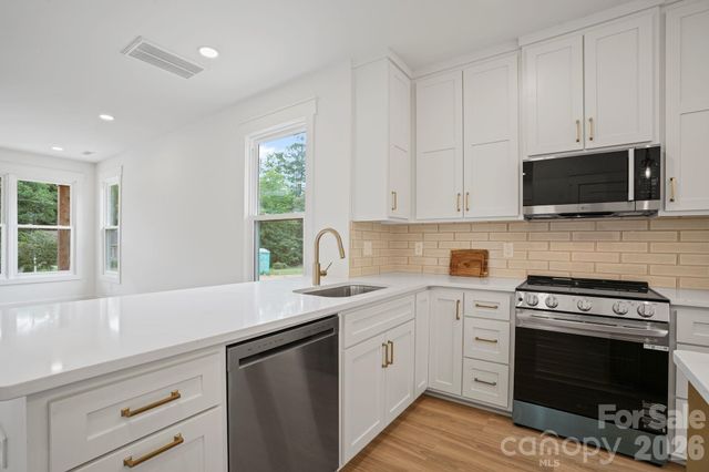 708 Meadowood Street, Hudson, NC 28638