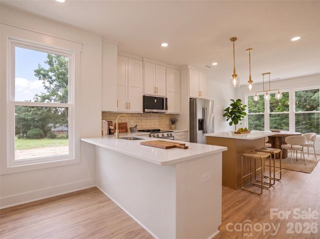 708 Meadowood Street, Hudson, NC 28638