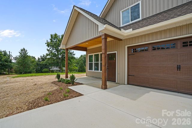 708 Meadowood Street, Hudson, NC 28638
