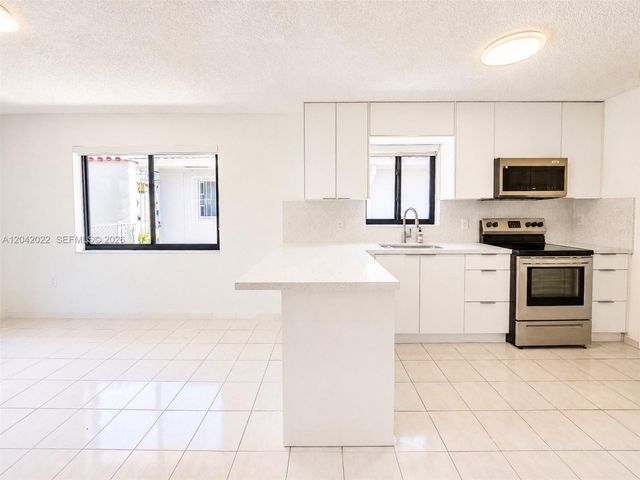 509 NW 57th Ct, Miami, FL 33126