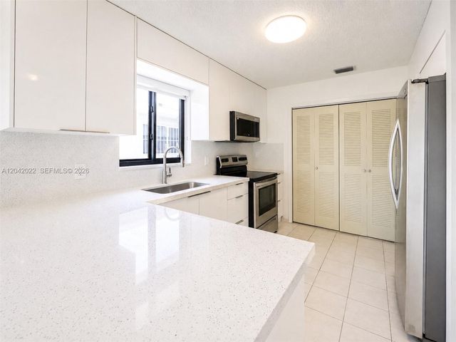 509 NW 57th Ct, Miami, FL 33126