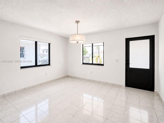 509 NW 57th Ct, Miami, FL 33126