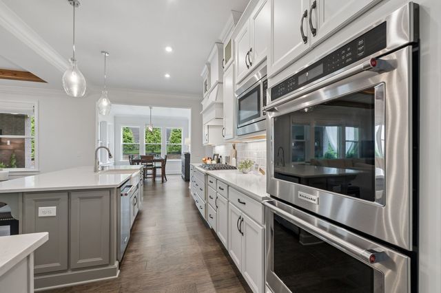 3213 Cherry Jack Ln, Thompsons Station, TN 37179