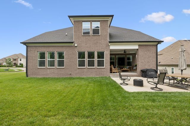 3213 Cherry Jack Ln, Thompsons Station, TN 37179