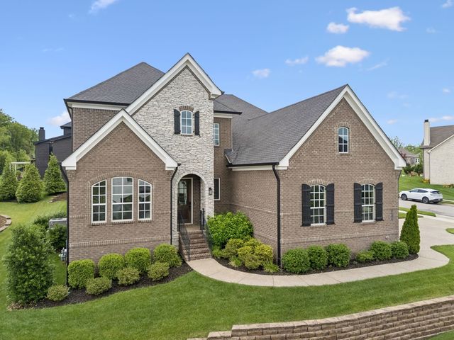 3213 Cherry Jack Ln, Thompsons Station, TN 37179