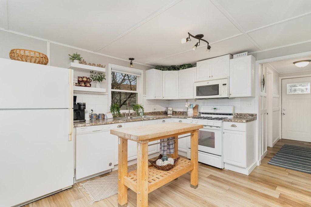 735 Woodland Drive SE, Forest Lake, MN 55025 — photo 5