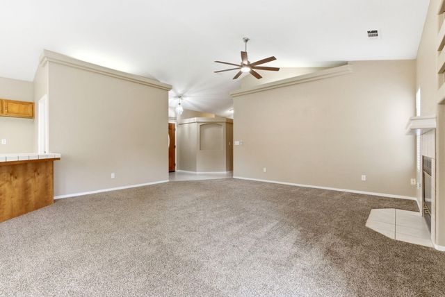 2744 W Ceres Court, Visalia, CA 93291