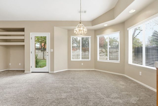 2744 W Ceres Court, Visalia, CA 93291