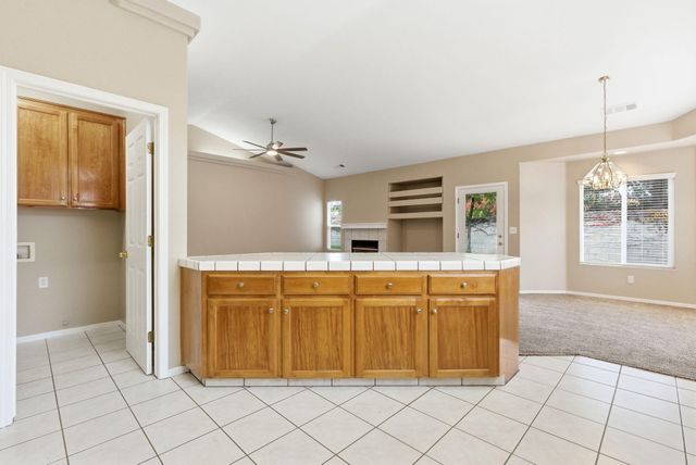 2744 W Ceres Court, Visalia, CA 93291