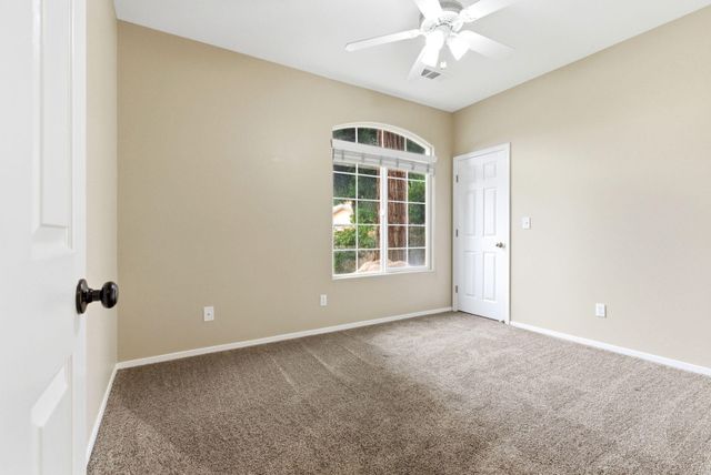 2744 W Ceres Court, Visalia, CA 93291